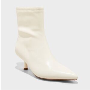 NWT* A New Day Women's Lonnie Kitten Heel Stretch Ankle Boots